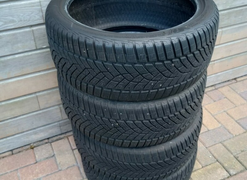 4 winterbanden 225/40R18