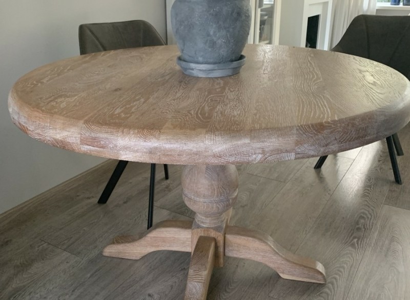 Schitterende ronde eettafel