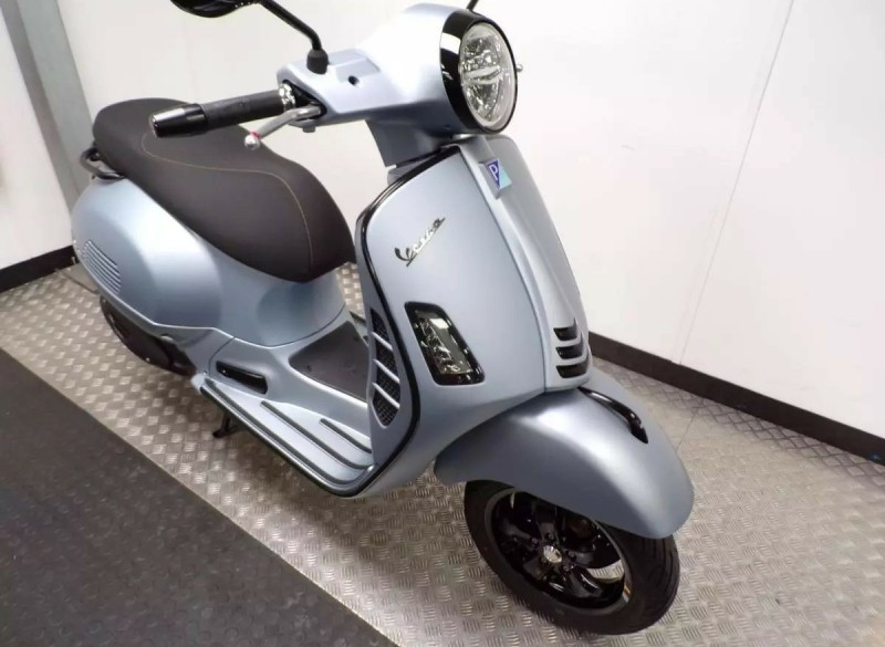 2023 Piaggio Vespa GTS 300 SUPERTECH