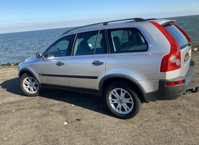 Volvo XC90 2.5T i.g.st. weinig km's ! Bj. 2004