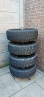 4x Winterbanden 195/60R15 op 15” stalen velgen + bandenboom