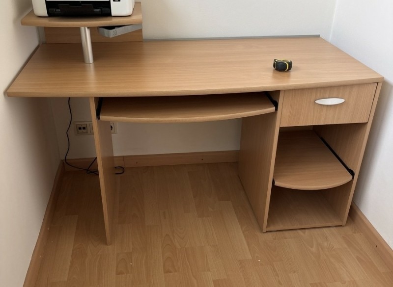 Bruin houten bureau 