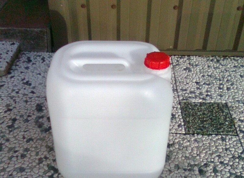 jerrycans 20 ltr