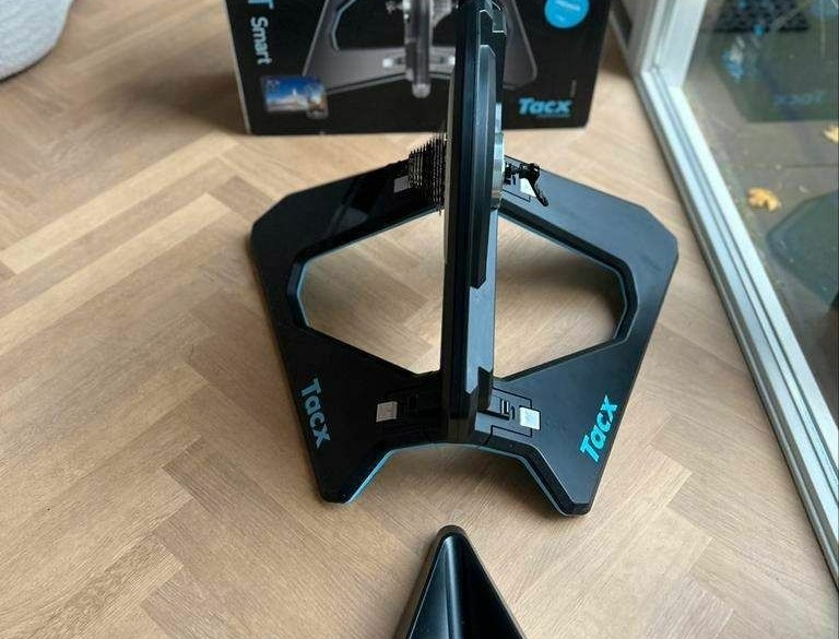 Tacx Neo 2T Smart T2875 trainer