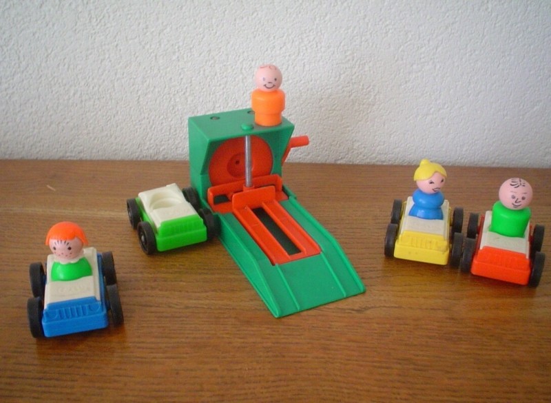 Fisher Price auto's en brug.