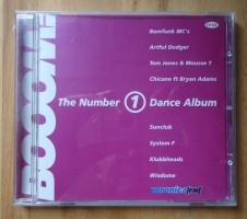 De originele verzamel-CD Booom! The Number 1 Dance Album.