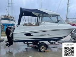 2011 Beneteau Antares 5.80 Motor Boat