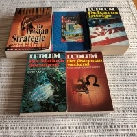 5 Ludlum boeken 