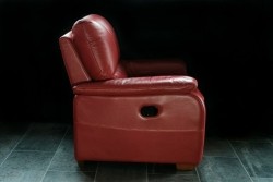 Degelijke robuuste rood leder relaxfauteuil