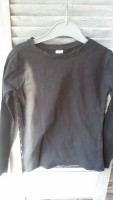 Zwart thermoshirt maat 140/146