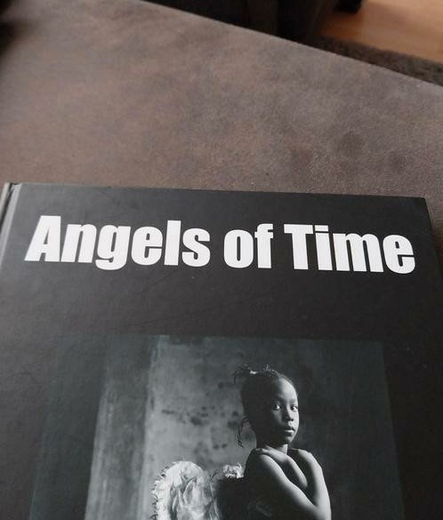 Angels of Time - Lukas Roels