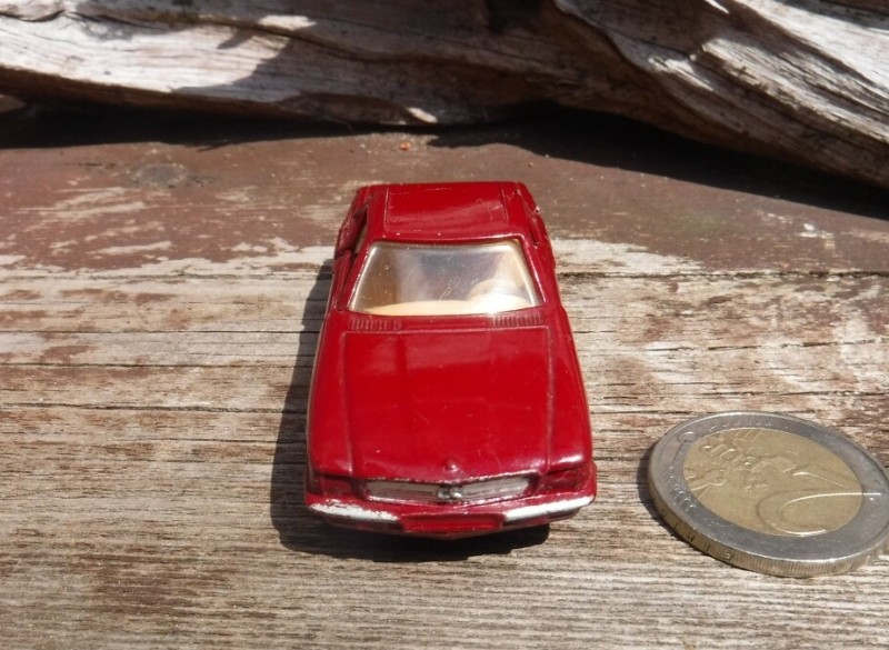  Mercedes 500 sl corgi toys