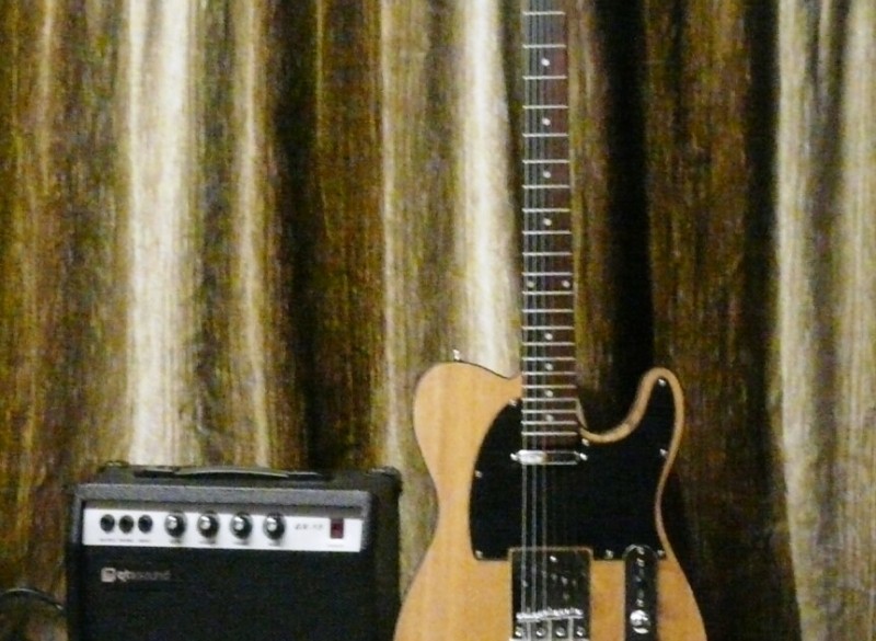 Gitaar telecaster met versterker en draagtas