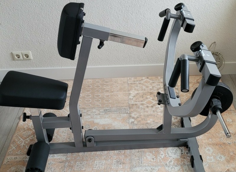 Body_solid seated row machine  