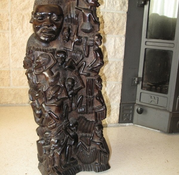 Ebben houten beeld, Afrikaans ?
