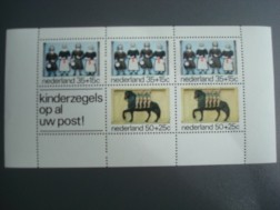 1975,cat nr 1083 , blok / vel kinder postzegel , postfris 