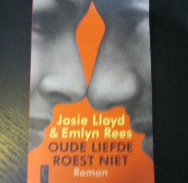  	 Oude liefde roest niet - Josie Lloyd & Emlyn Rees